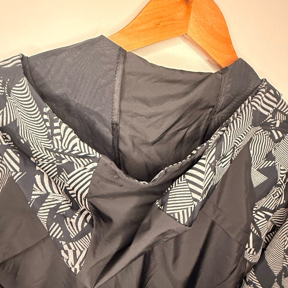 Nike Dri-FIT Quarter Zip Pullover Jacket Medium Black Geometric Sleeve Running - Picture 6 of 6
